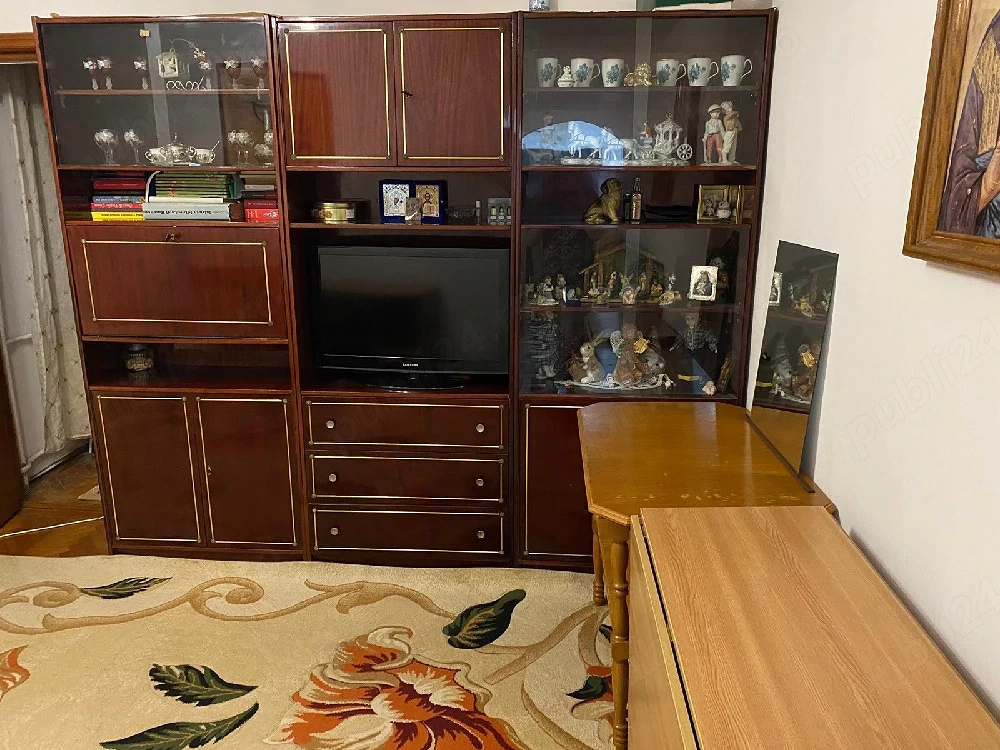 Închiriez apartament 