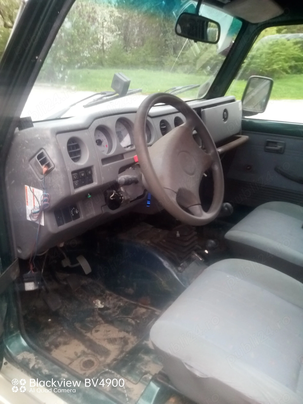 Vind Suzuki Samurai 4x4.