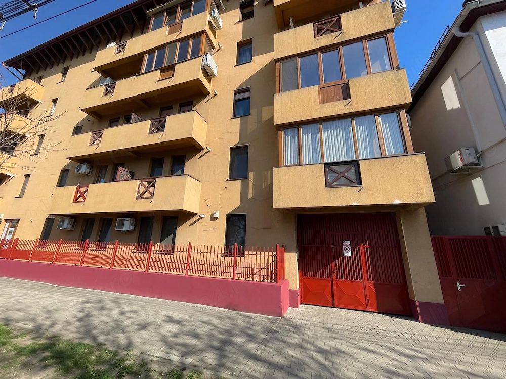 Inchiriez garsoniera la mansarda in Gradiste,intr-un bloc cu lift si curte privata 