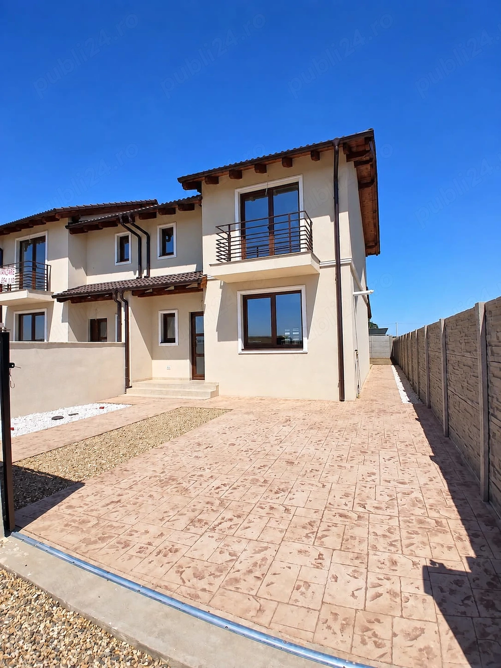 Duplex finalizat, proprietar