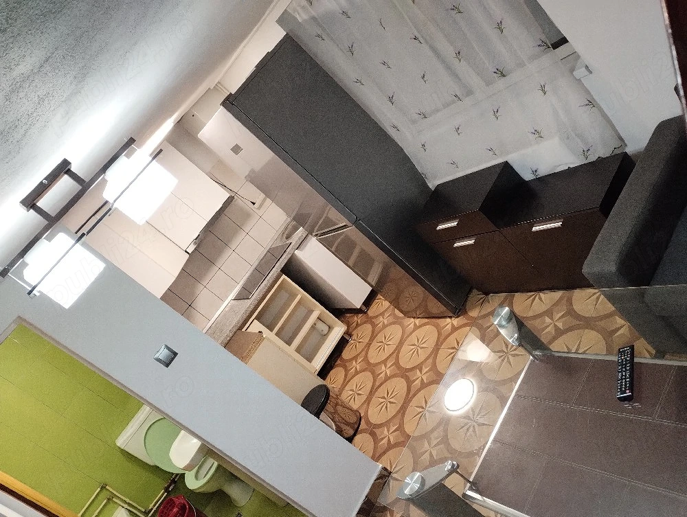 închiriez apartament cu 2 camere 
