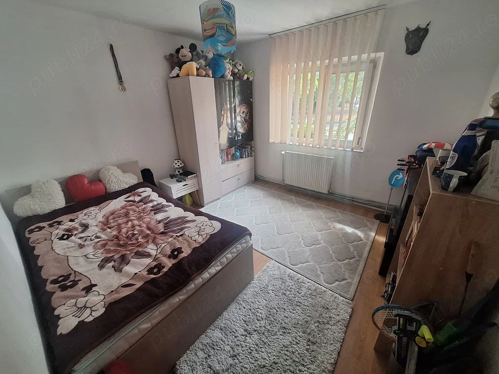 Zona Fabric. Apartament 3 camere, 2 Bai, Decomandat, Centrala proprie, Anvelopat!