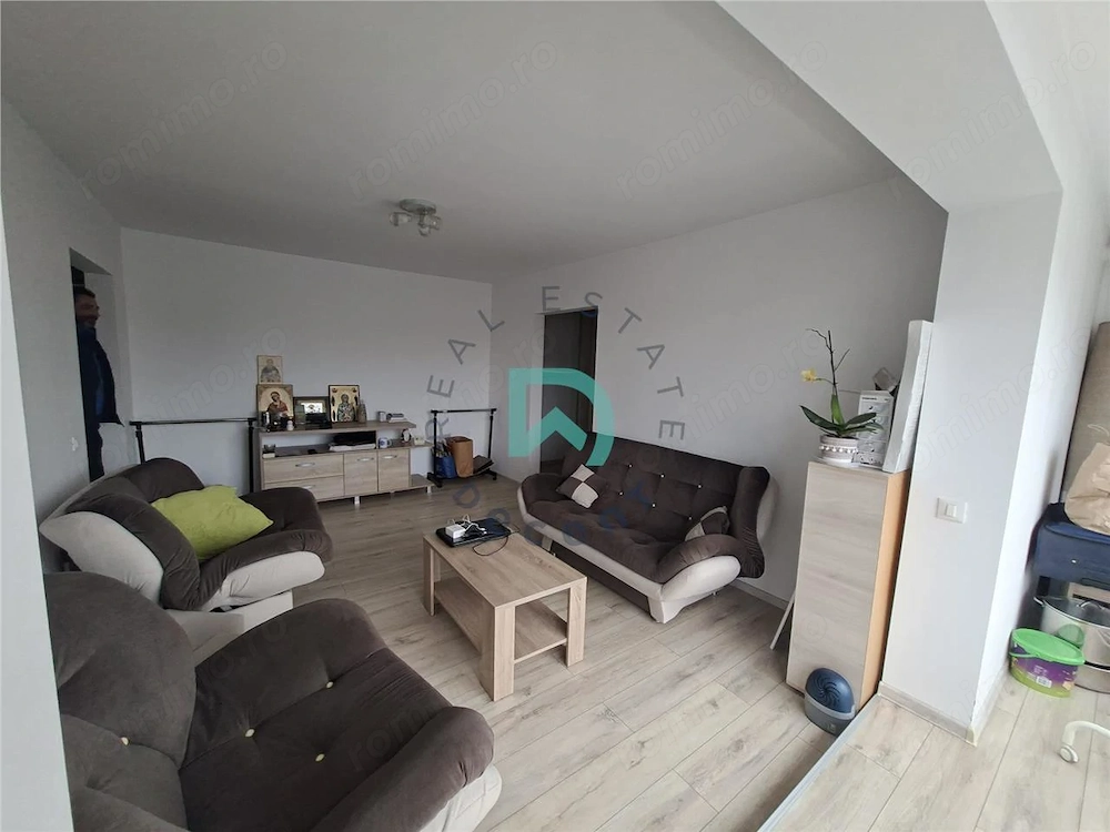 Apartament 2 camere,  Spitalul Judetean, etaj intermediar, renovat