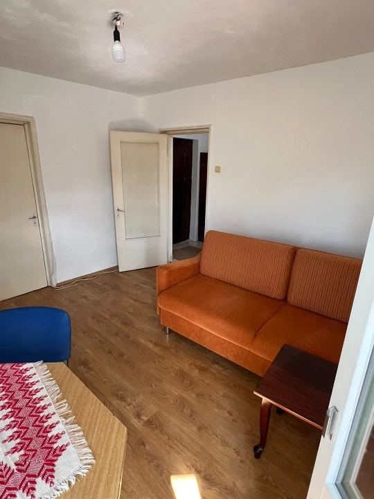 Apartament 2 camere zona Spital 