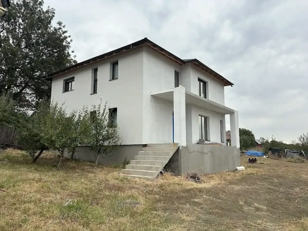 Casa S+P+1, Izolata exterior , 250 mp, zona Sărbătoarea
