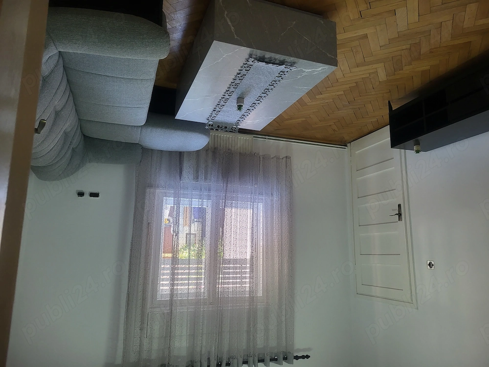 Închiriez casa cu 2 camere