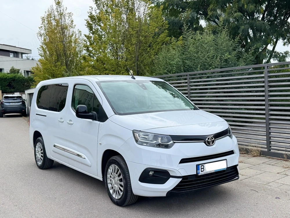 toyota proace, an 2  km 