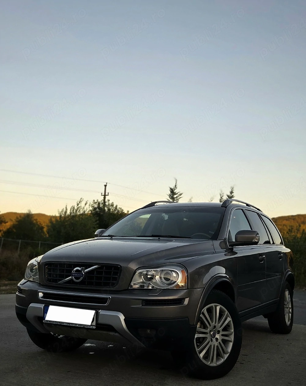 Vând Volvo XC90 Sau schimb cu camion cutie automata de 12 sau 15 tone