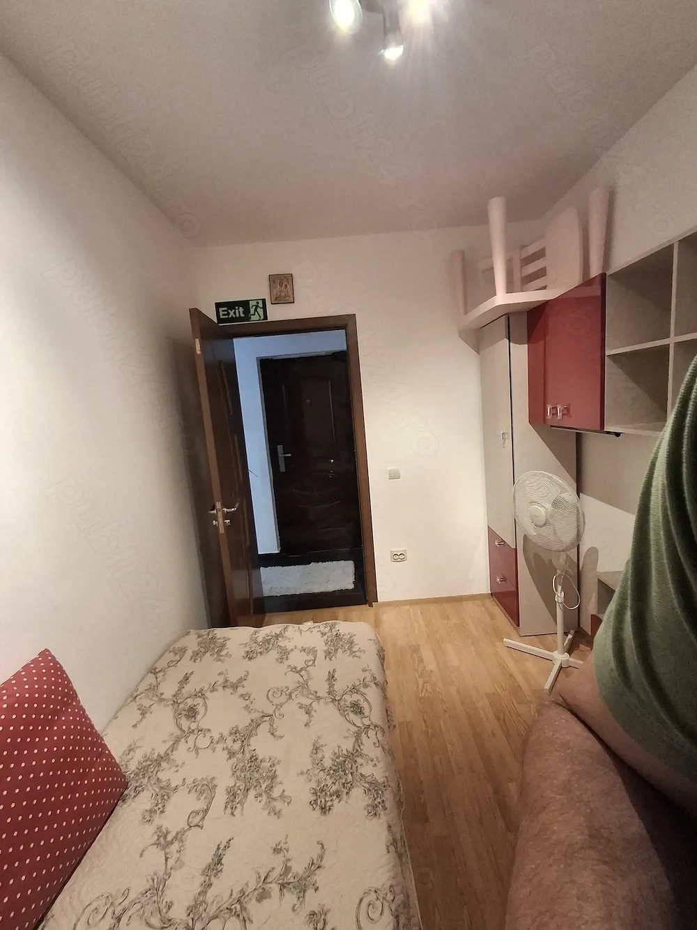 Inchiriere vanzare apartament 3 camere, complet utilat si mobilat,  Exercițiu-Banat, Pitesti