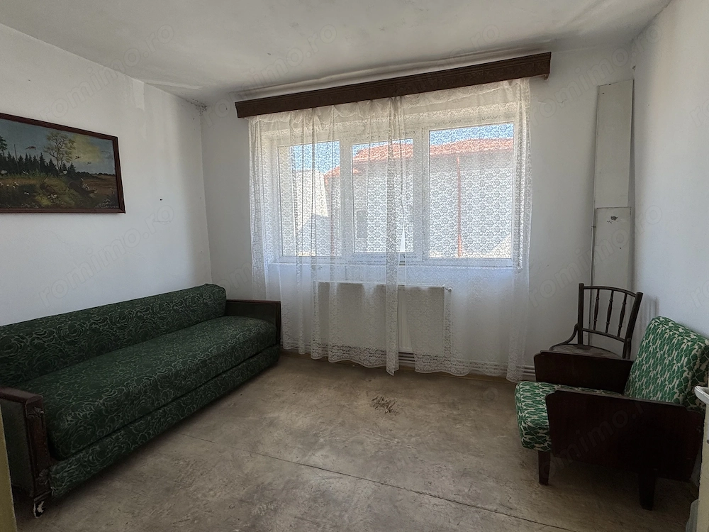 2c, 53mp, fara imbunatatiri, et.4 cu acoperis, Zahana