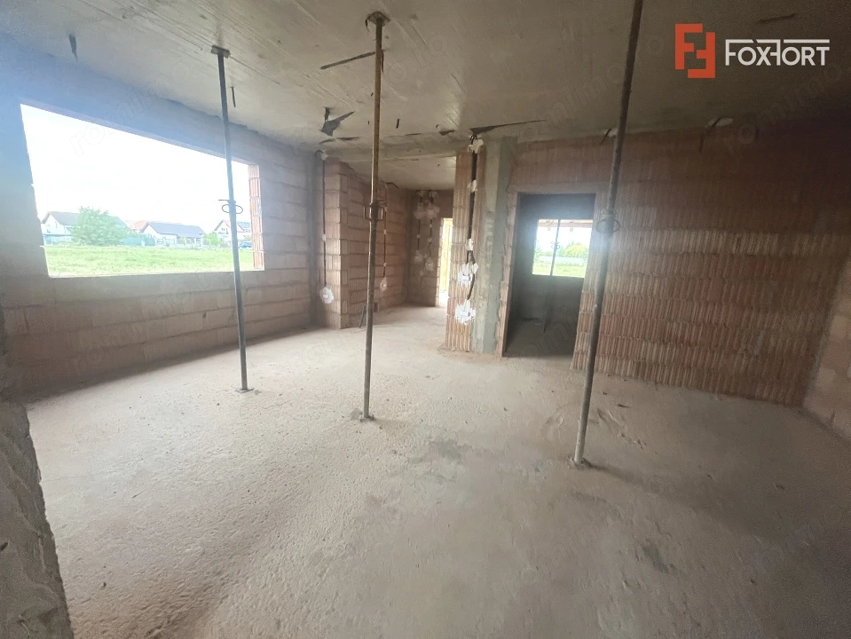 Duplex cu 3 camere si teren de 318 mp - Mosnita Noua