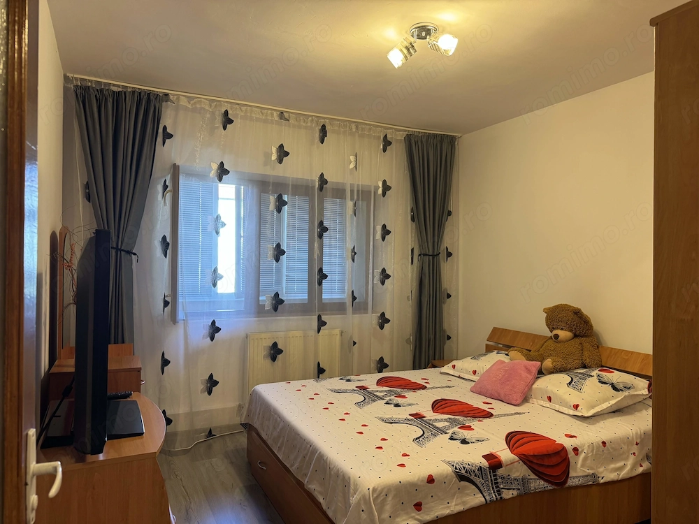 Garsoniera, et.3  3 cu acoperis, 38 mp, mobilat+utilat, Primaverii
