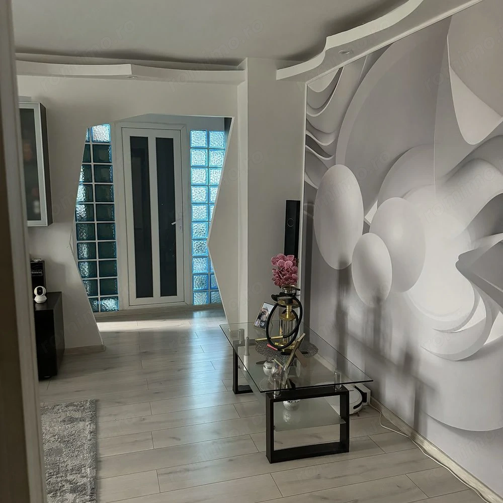 Vanzare Apartament 3 camere renovat, 68 mp, etaj 10, 13 Septembrie
