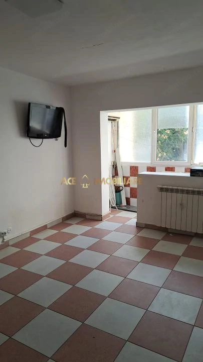 2 Camere de vanzare | Mosilor | Metrou | etaj 1  | Bloc 1986 Izolat | 