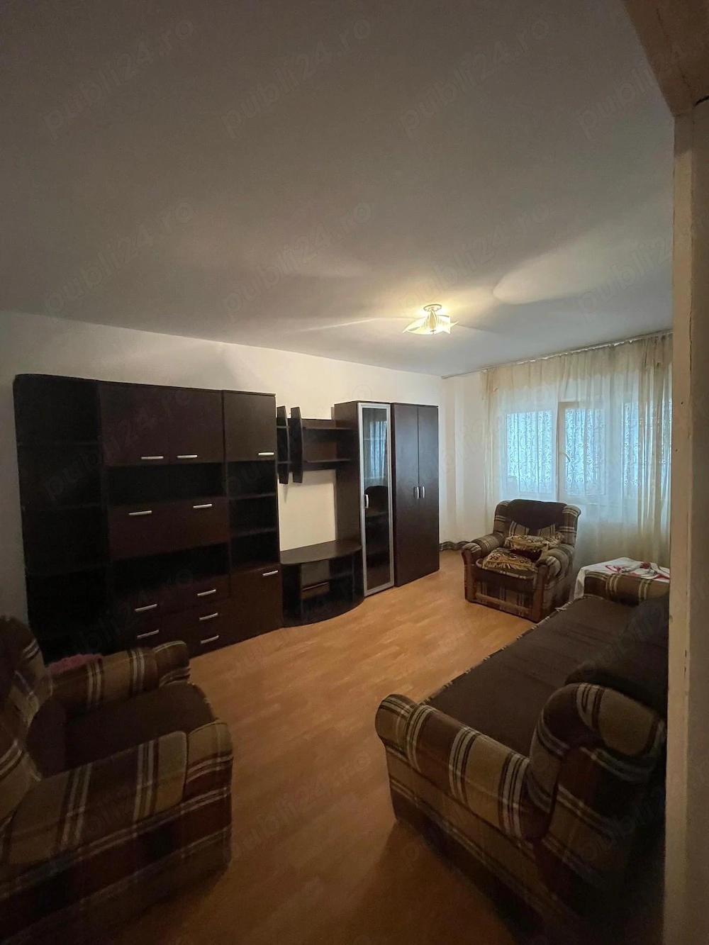 De vânzare apartament 3 camere