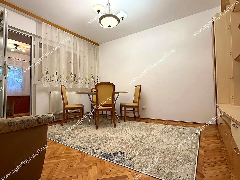 Apartament cu 3 camere de închiriat   Centru, parter