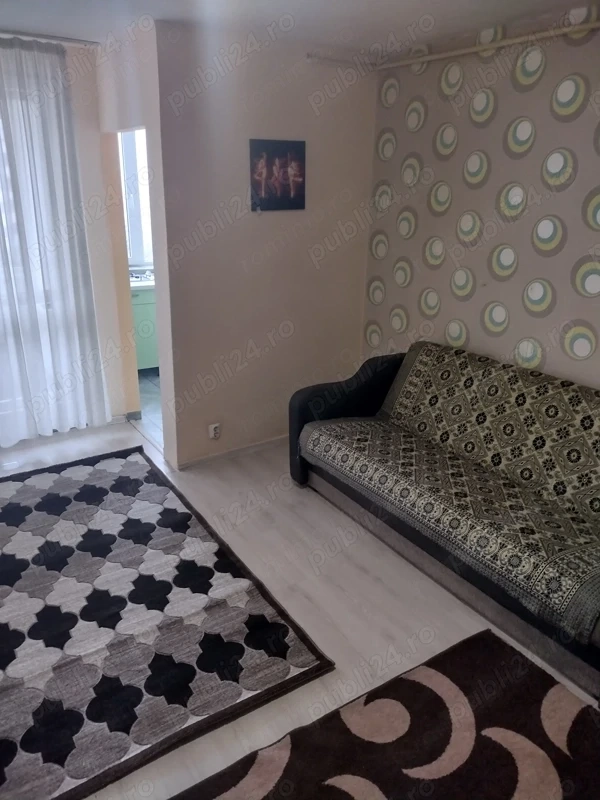 Inchiriez (ofer) garsoniera Brasov, mobilata, ultracentral, conf. 1, etaj 6 din 9, utilata complet,