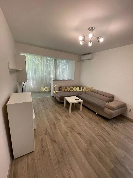 2 Camere de inchiriat | Piata Victoriei | Metrou | Renovat