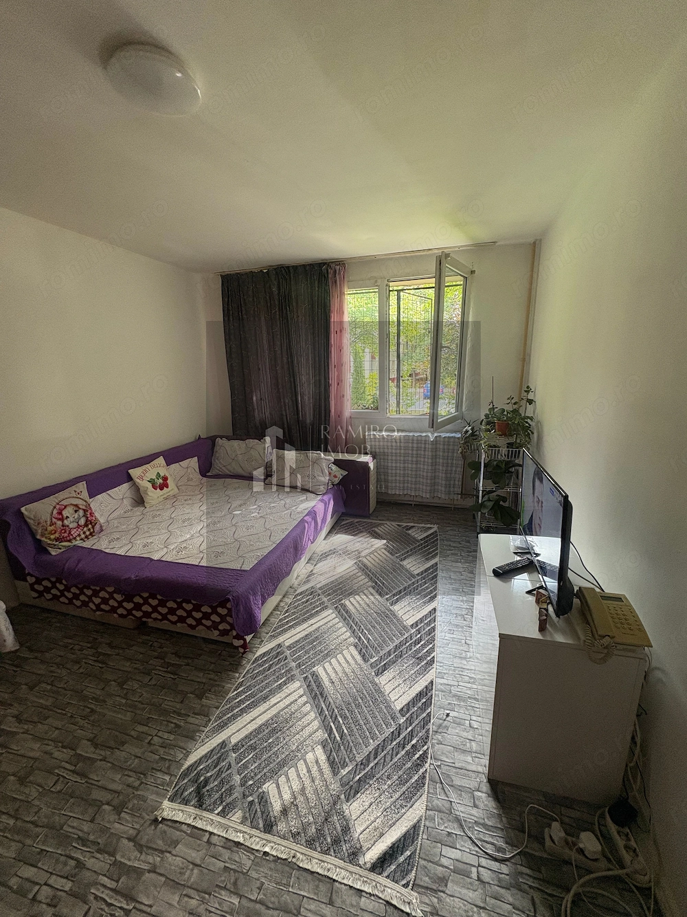 Garsoniera decomandata  Brancoveanu 33 mp