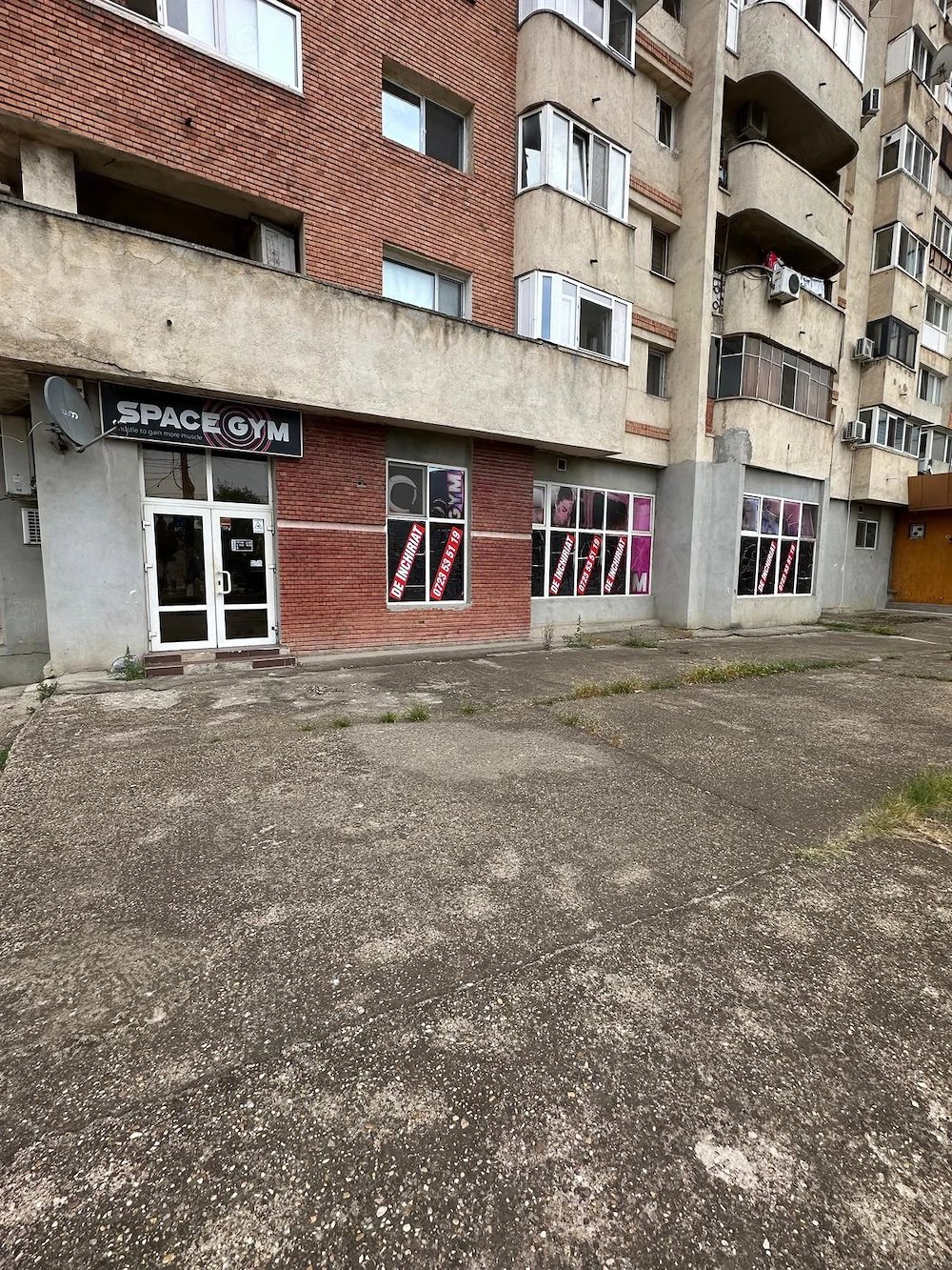 Inchiriez spatiu comercial 336mp