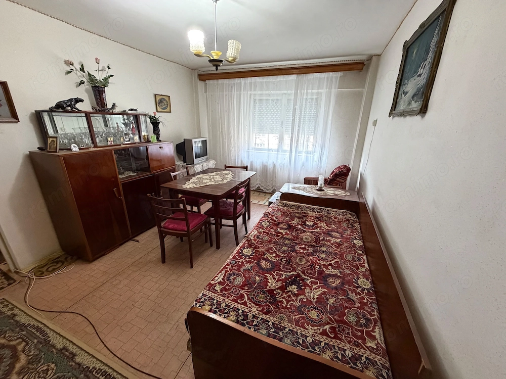 Apartament 4 camere,  etaj 3 - Cugir
