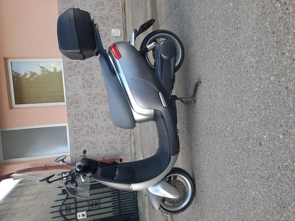 Scuter electeic 3000w autonomie 80km 
