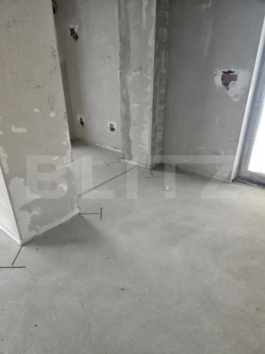 Apartament 3 camere, 2 bai, decomandat, etaj intermediar, zona Tractorul