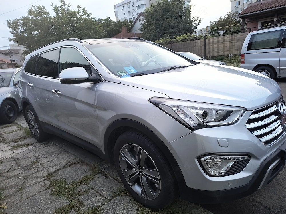 Hyundai Grand Santa Fe 