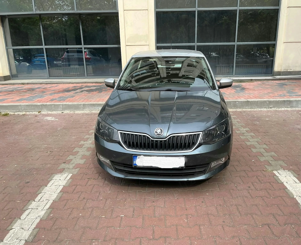 Vând skoda fabia model 3 