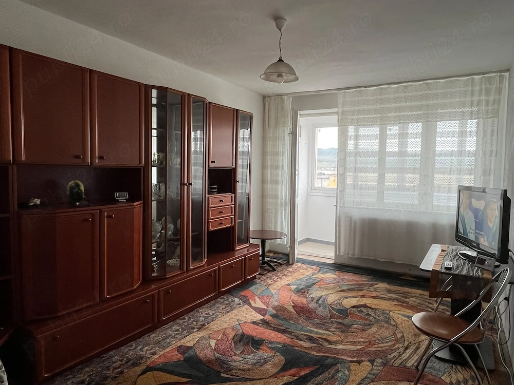 Apartament 3 camere spatios si luminos inchiriez pe termen lung