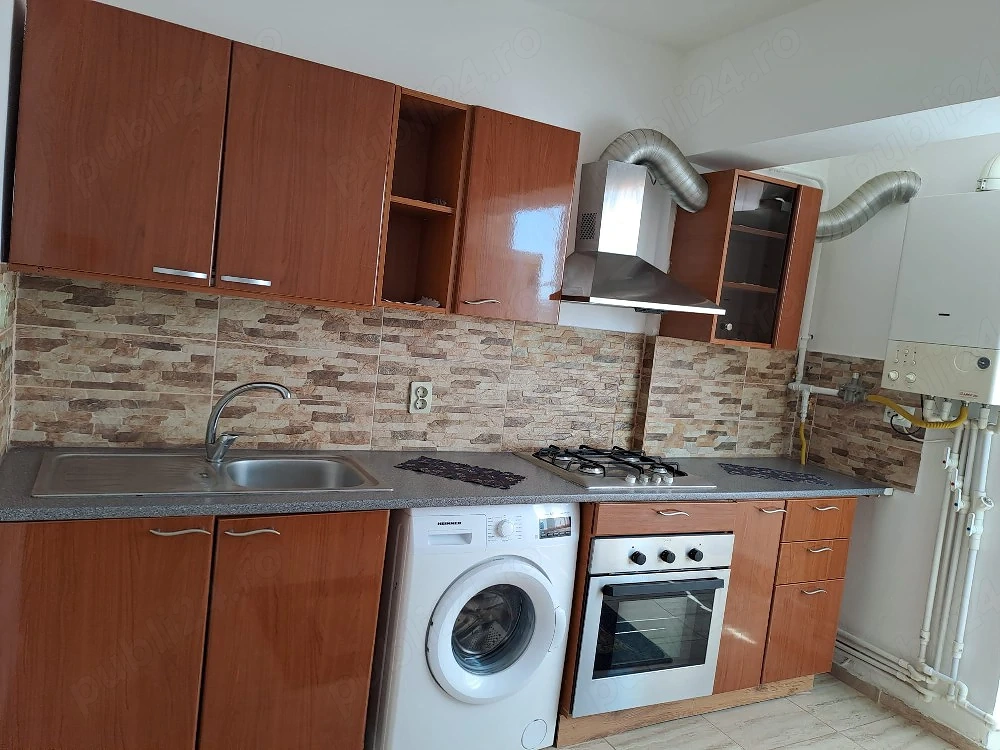 Închiriez apartament o camera Buzăului etaj 4
