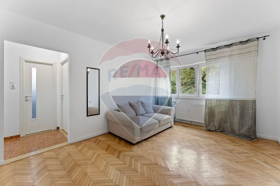 Apartament cu 2 camere de închiriat - Zona Central