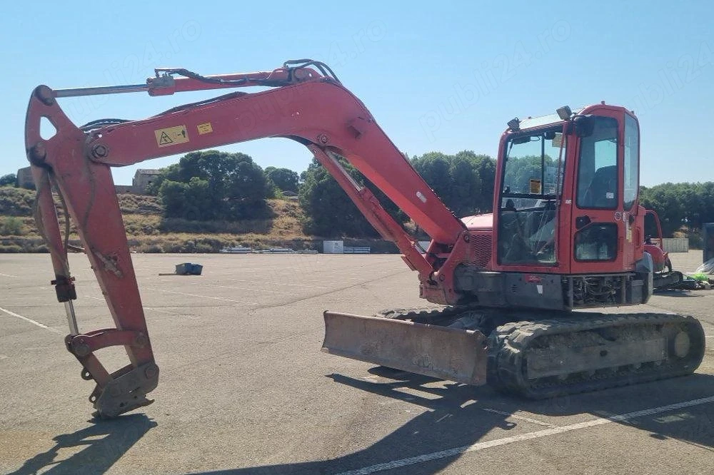Excavator pe senile Volvo ECR 235 88D