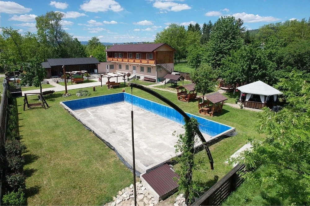 locatie pentru diferite evenimente sau casa de locuit
