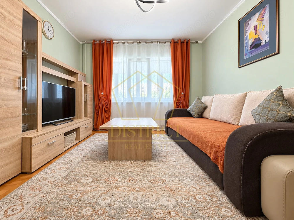 Apartament de vanzare cu  3 camere, zona Gheorghe Lazar, recent renovat