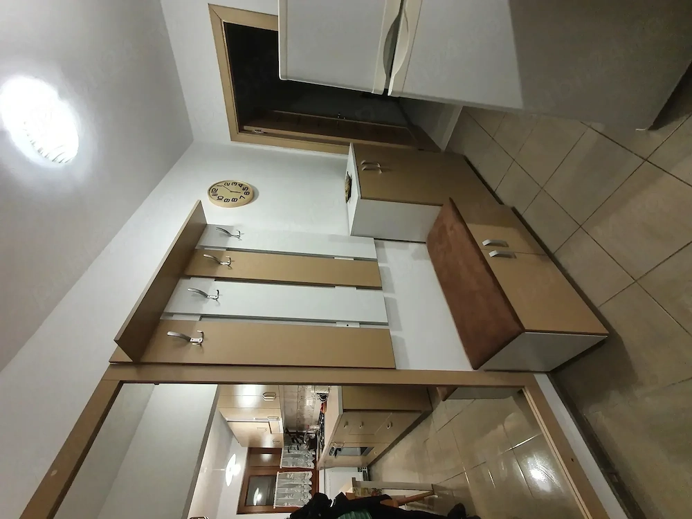 Închiriez apartament cu 2 camere-zona Intim