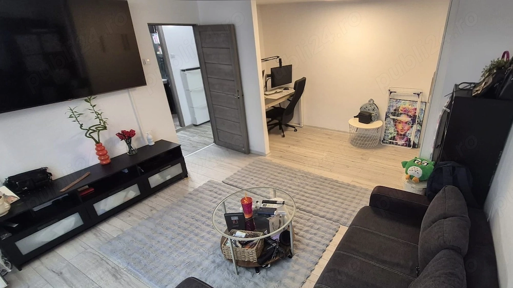 Proprietar - ap.2 cam foarte curat - et.3 4 Dristor   Mall Vitan - zona verde, linistita si aerisita