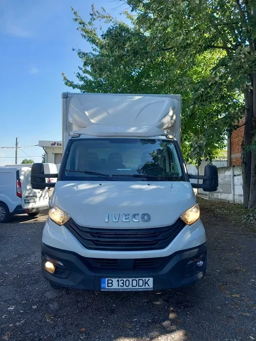 Duba IVECO Daily 35C16 de vanzare, Caroserie tip cub + lift hidraulic de 1000kg