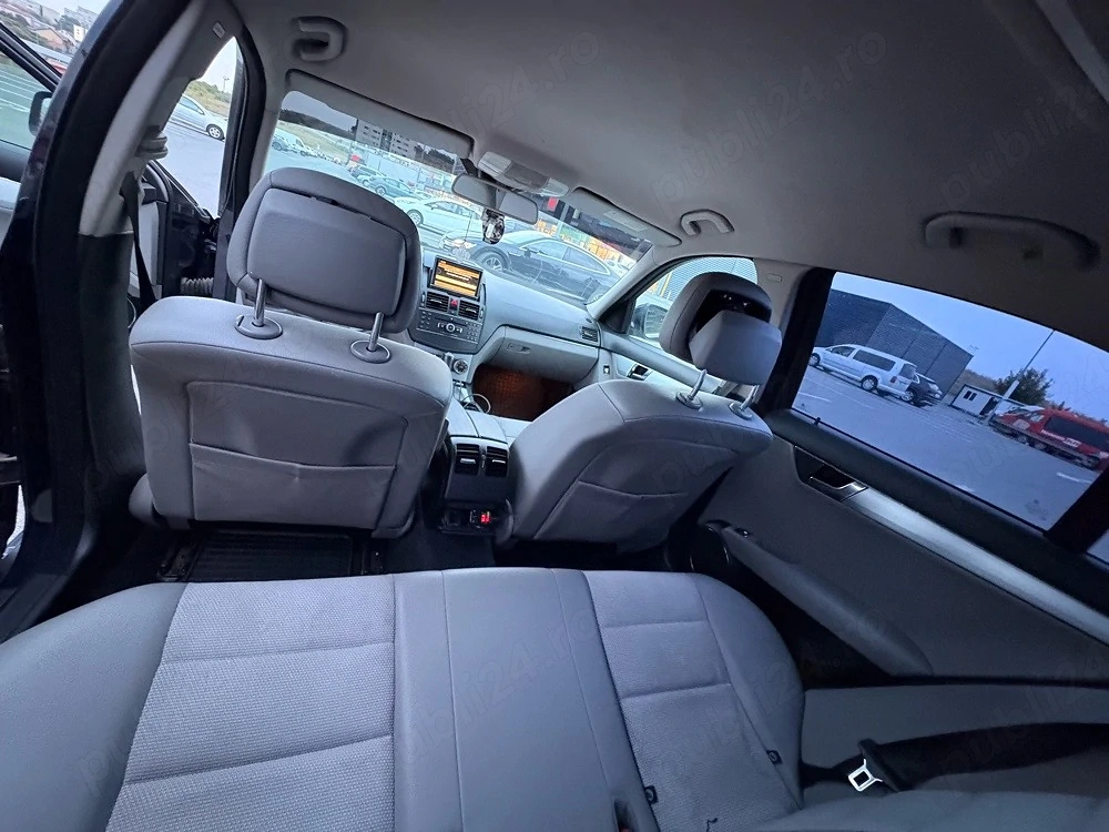 Mercedes-Benz C220 CDI   Elegantă, întreținută, gata de drum