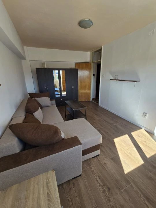 Aradului-principala-o camera decomandat-renovat-Iulius Town
