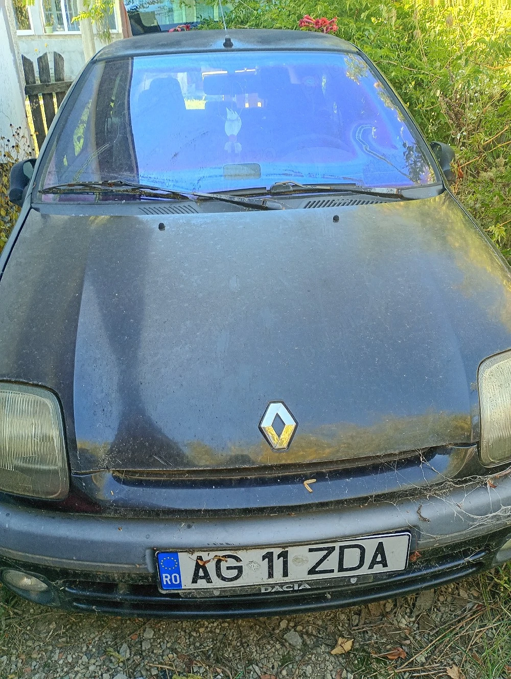 Vând autoturism 