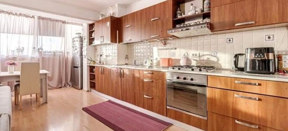 Apartament Samantha cu 3 camere, zona Polivalentă