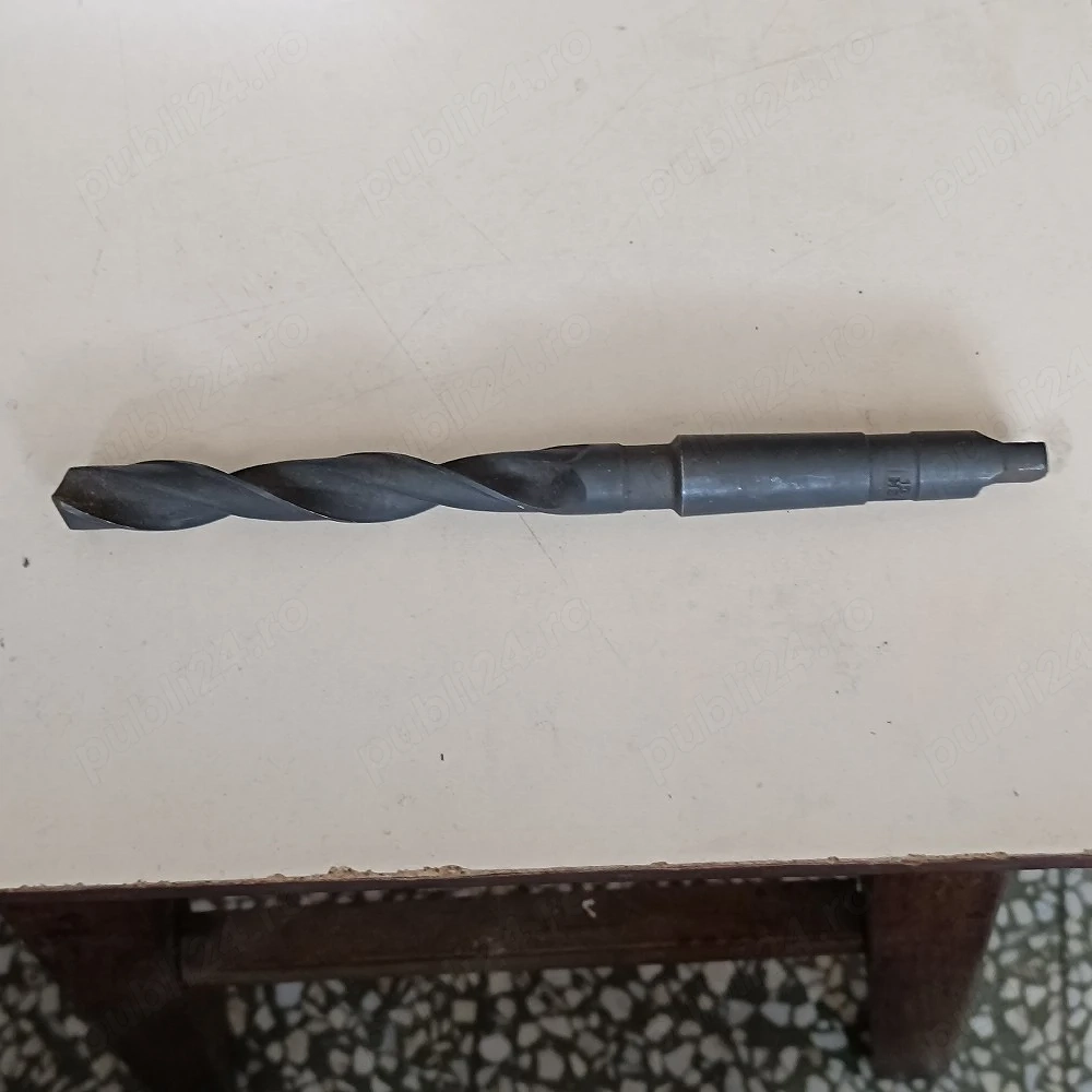 Burghiu 15,5mm din otel de scule,parte activa 120mm,lungime totala 210mm,fixare con morse 2,NOU.