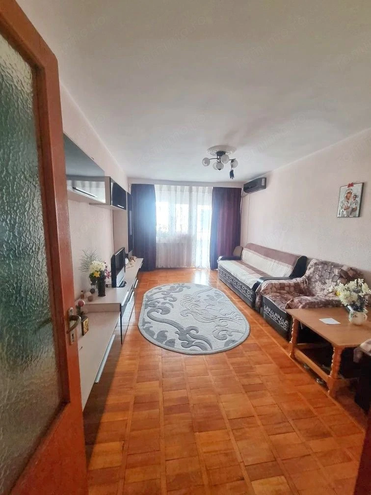 Vanzare 2 Camere Bd. Unirii Luxul Liniștii Monolit 1989 Vedere Spate 3 Balcoane