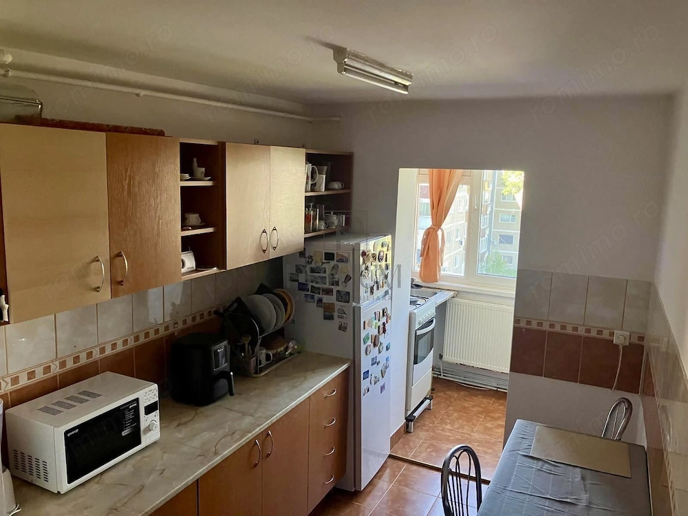 Aradului, 2 Camere, Centrala Proprie, Decomandat, Bloc Izolat
