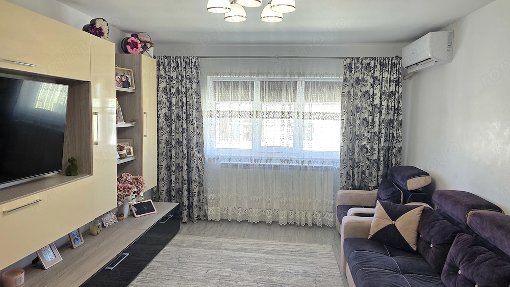 Vand apartament cu 3 camere decomandat in Deva cu GARAJ si BOXA sub bloc, zona Imp. Traian,