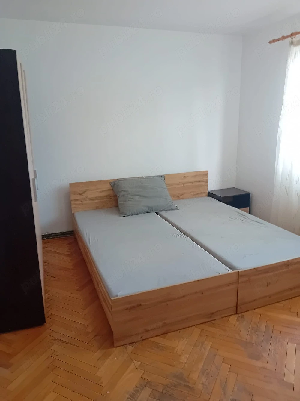 Particular inchiriez apartament 3 camere decomandate