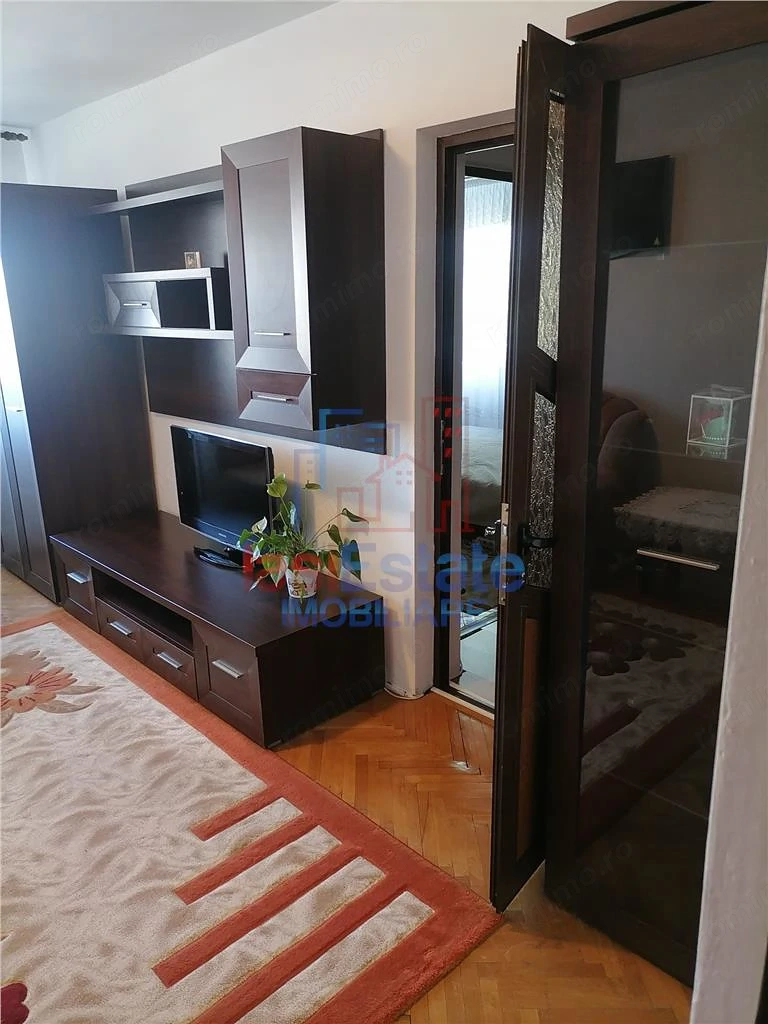 Apartament 2 camere, 50 mp, Splai Bahlui, etaj 4 10