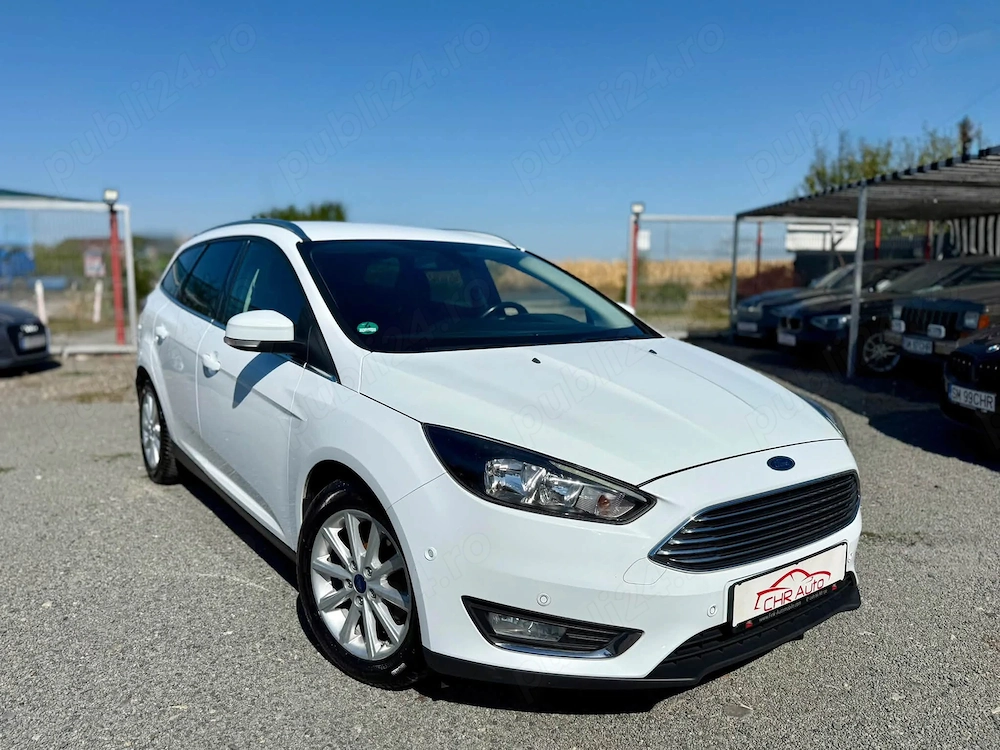 Ford Focus Titanium   TDCi 120cp Euro6, Navigatie, Dublu Climatronic,. Scaune incalzite..