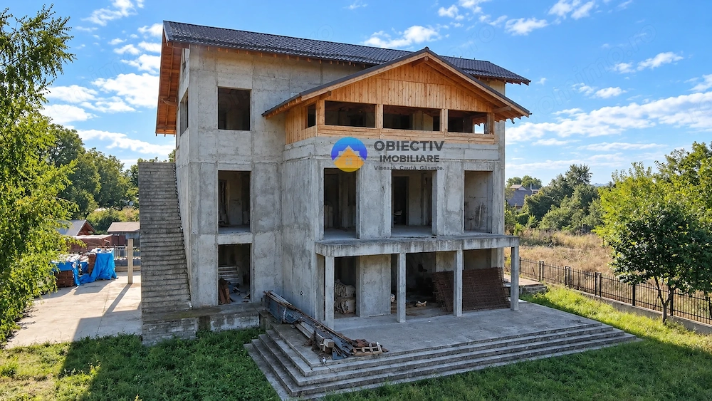 Casă P+2E din cărămidă, 549 mp, teren 1.400 mp, construcție 2021, Roznov